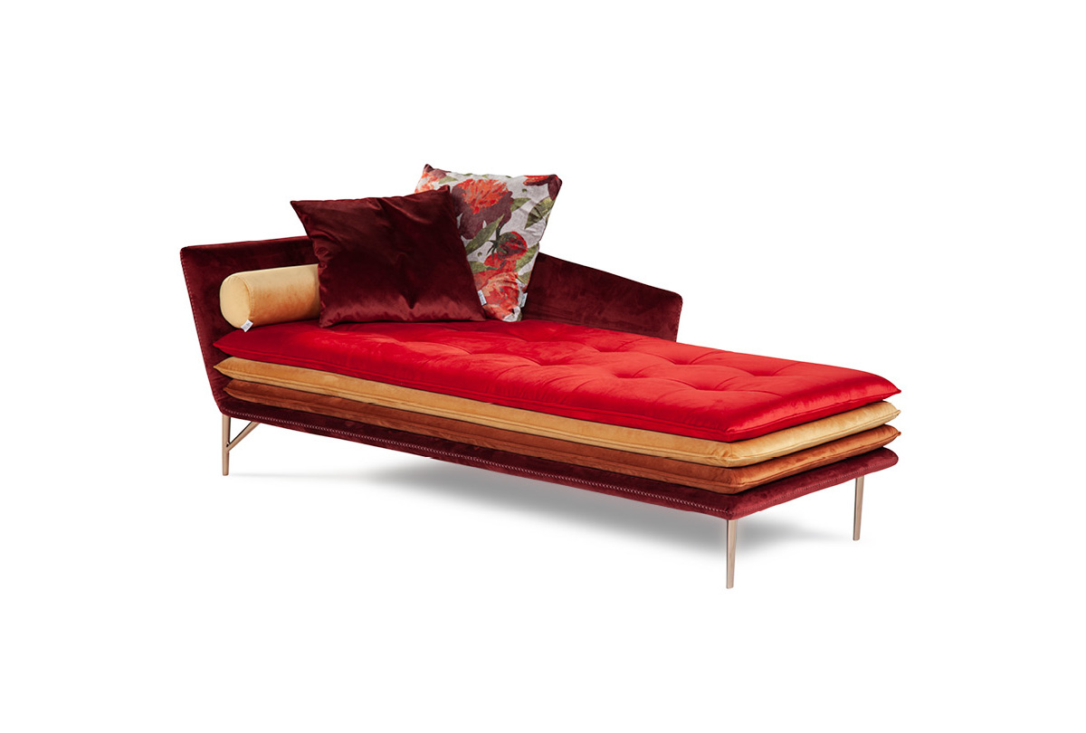 Mater-familias-day-bed by simplysofas.in